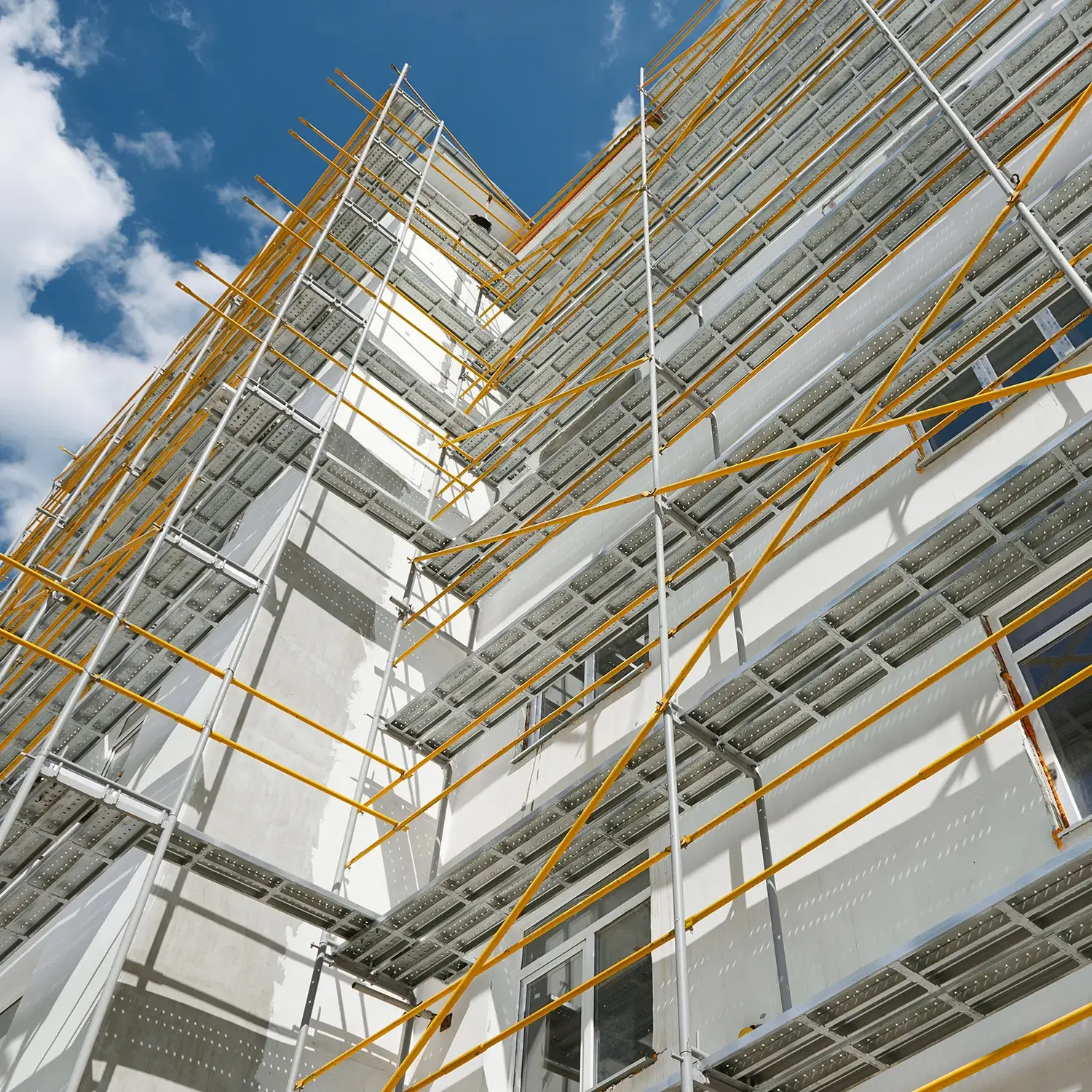 Spezialgerüst-Montage für ein Industrieprojekt im Kanton Aargau – Foto: KUGE Bau AG