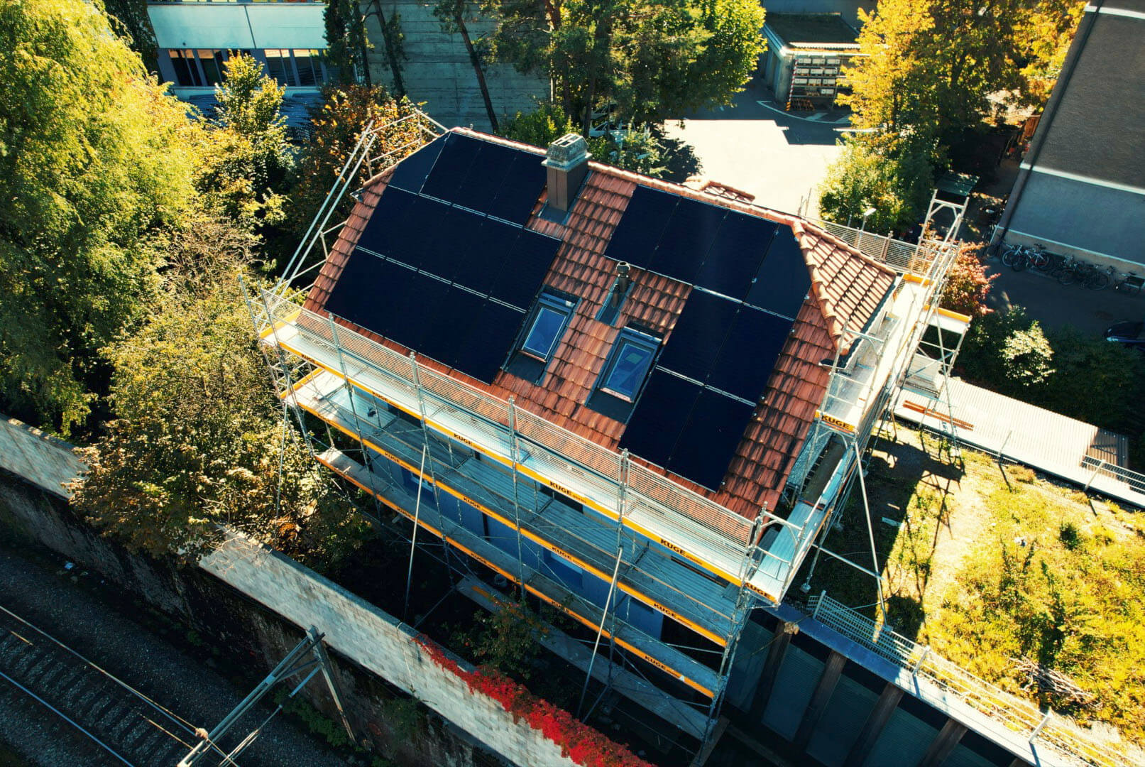 Solargerüst / Fassadengerüst Fassaden- und Solargerüst – Foto 2 – KUGE Bau AG